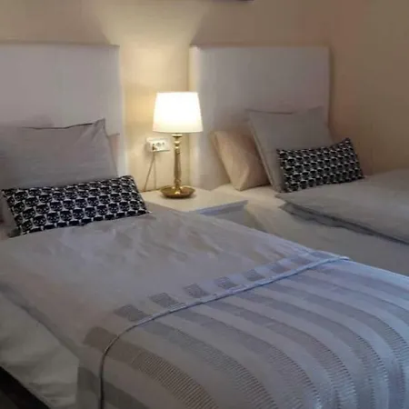 Coast Apartment *